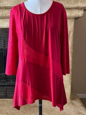 Asymmetric red lace tunic, like new, XL